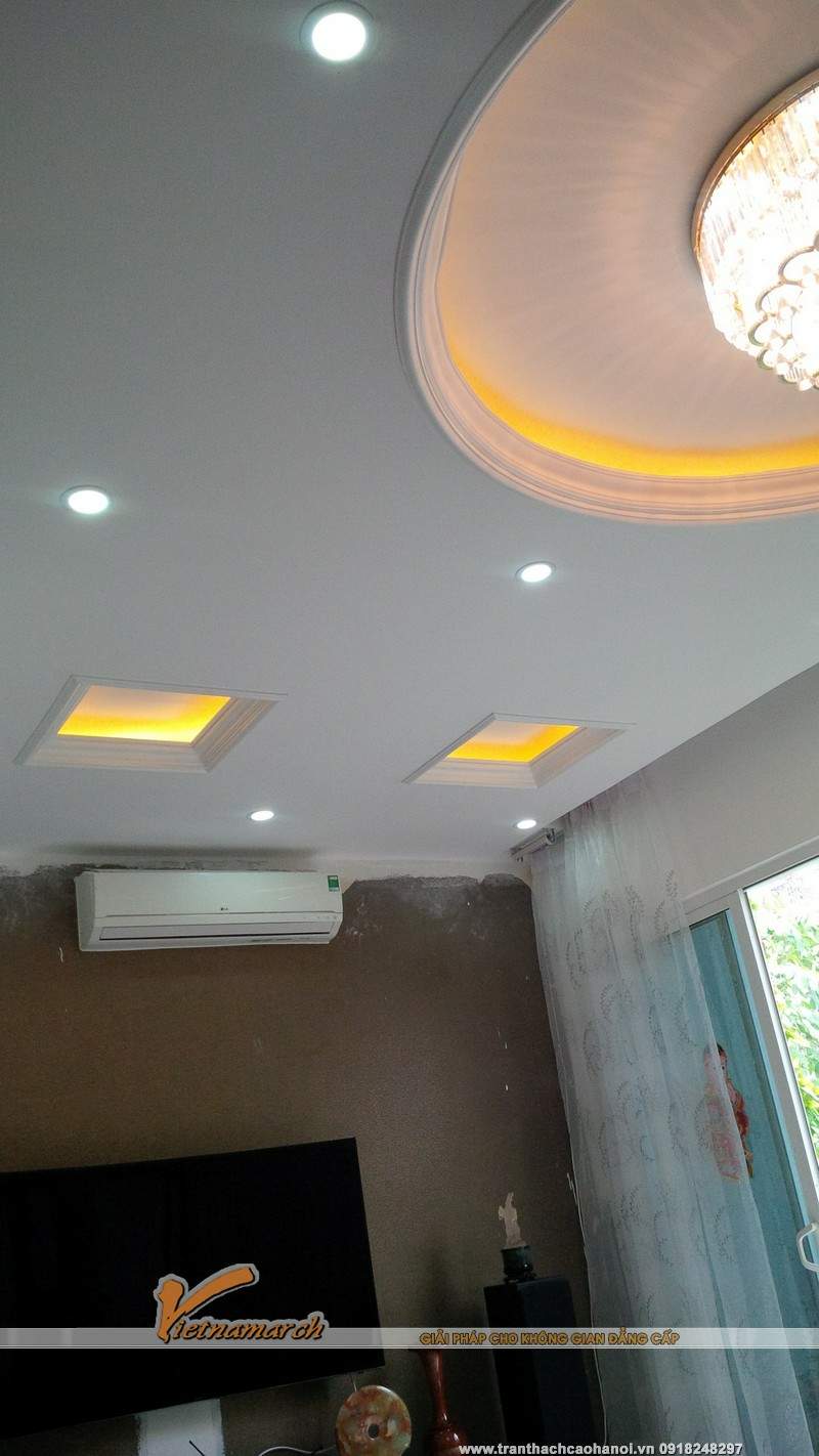 Hoàn thiện trần thạch cao đẹp và hệ thống đèn điện chiếu sáng âm trần cho phòng khách nhà anh Hùng  04