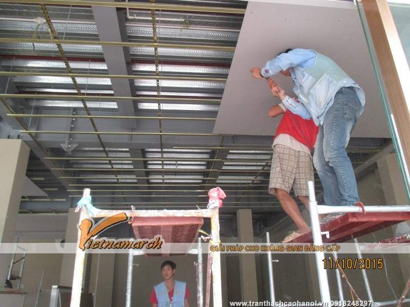 Làm trần thạch cao cho showroom phào chỉ, vật liệu trang trí nội thất số 69 Lê Văn Lương 02