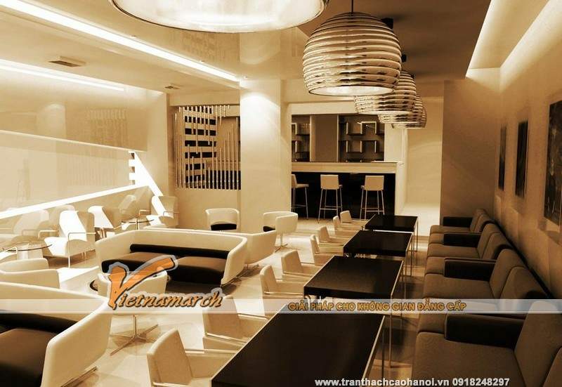 Quán Cafe có thiết kế hệ đèn trần và trần nhà vô cùng ấn tượng 02