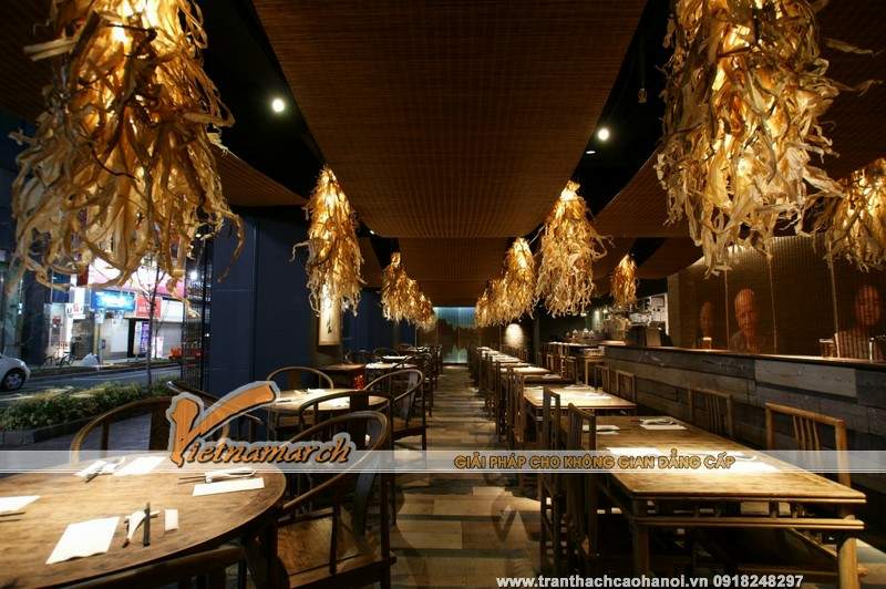 Quán Cafe có thiết kế hệ đèn trần và trần nhà vô cùng ấn tượng 14