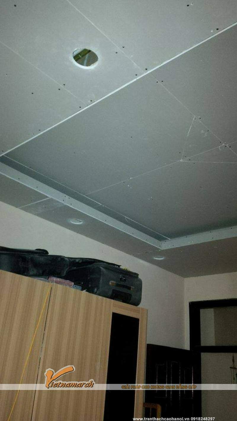  Hoàn thiện bắn tấm thạch cao lên trần nhà phòng khách
