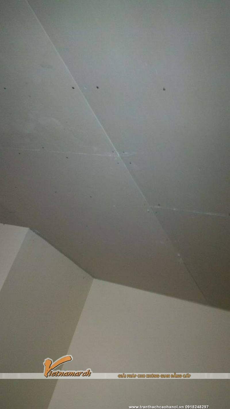 Hoàn thiện bắn tấm thạch cao lên trần nhà cho phòng khách