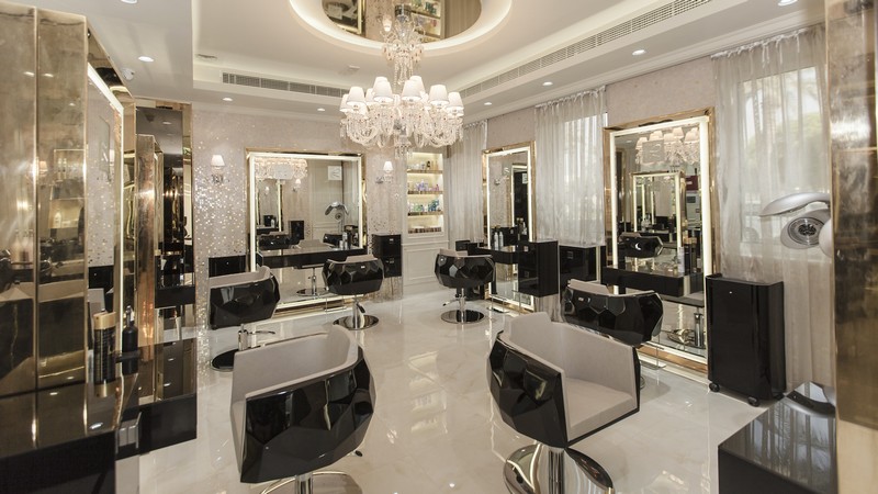 Tổng hợp 50 mẫu thiết kế trần nhà đẹp cho salon tóc ấn tượng