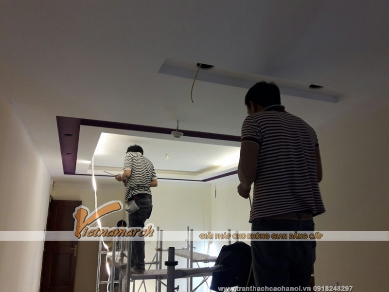 lắp đặt đèn led âm trần cho trần thạch cao phòng khách cho nhà chị Lê Anh ở chung cư Gemek