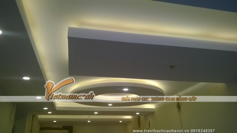 Hoàn thiện thi công trần thạch cao phòng khách kết hợp đèn Led âm trần cho nhà anh Hoàng - Linh Đàm 01